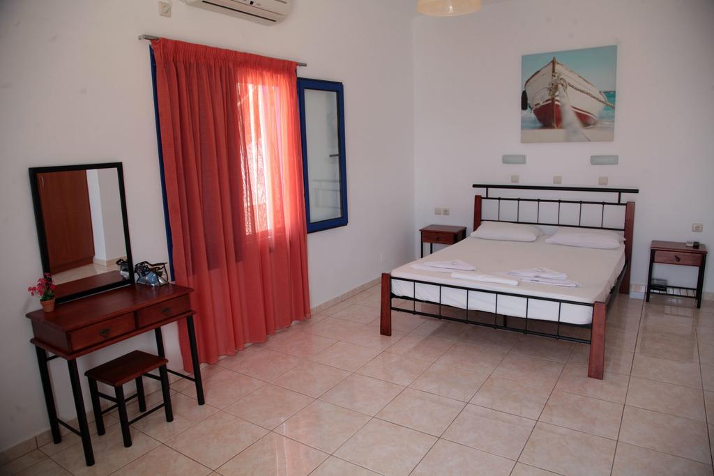 Paralia Guest House 阿吉亚努美利 客房 照片
