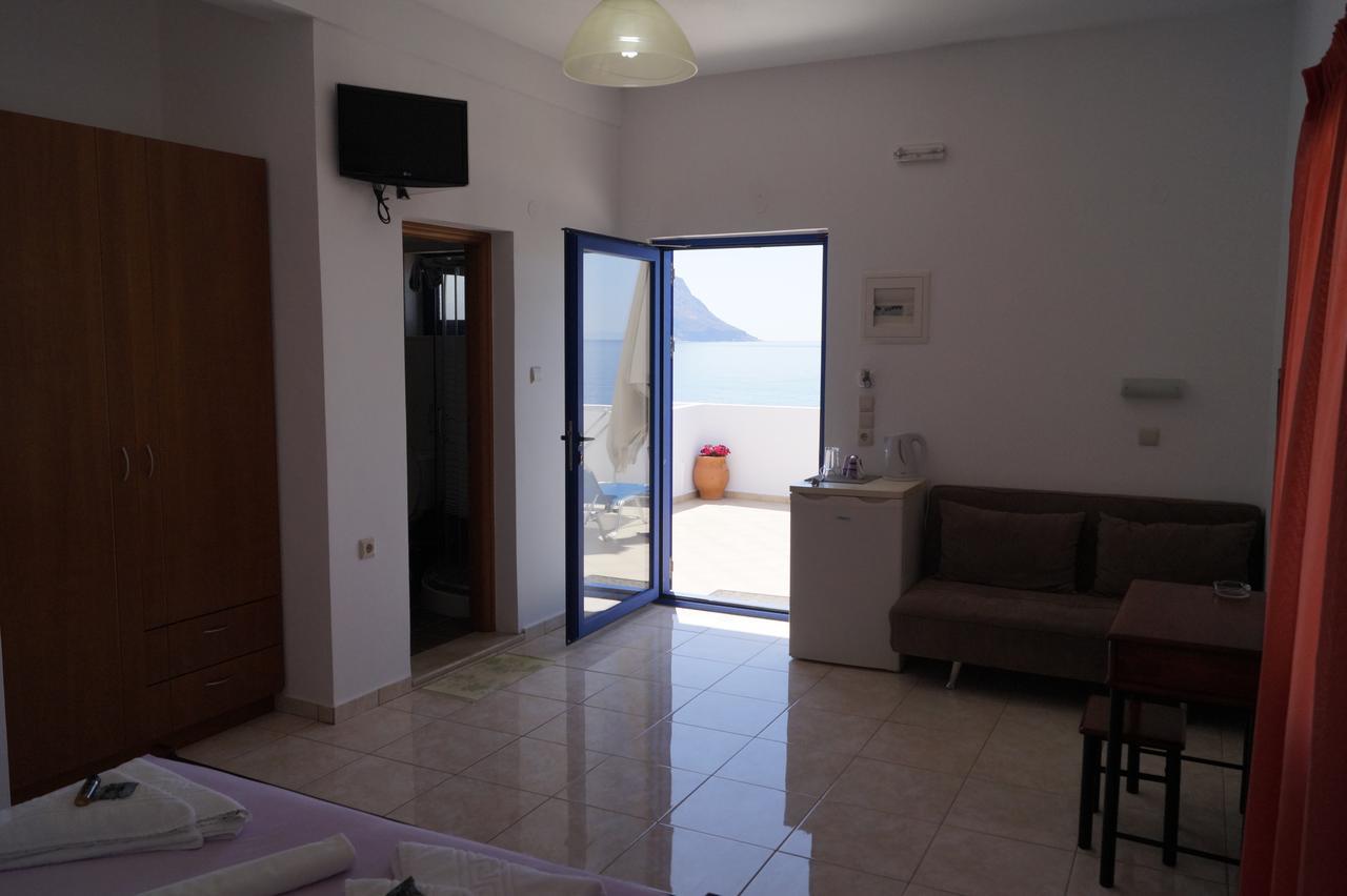 Paralia Guest House 阿吉亚努美利 外观 照片