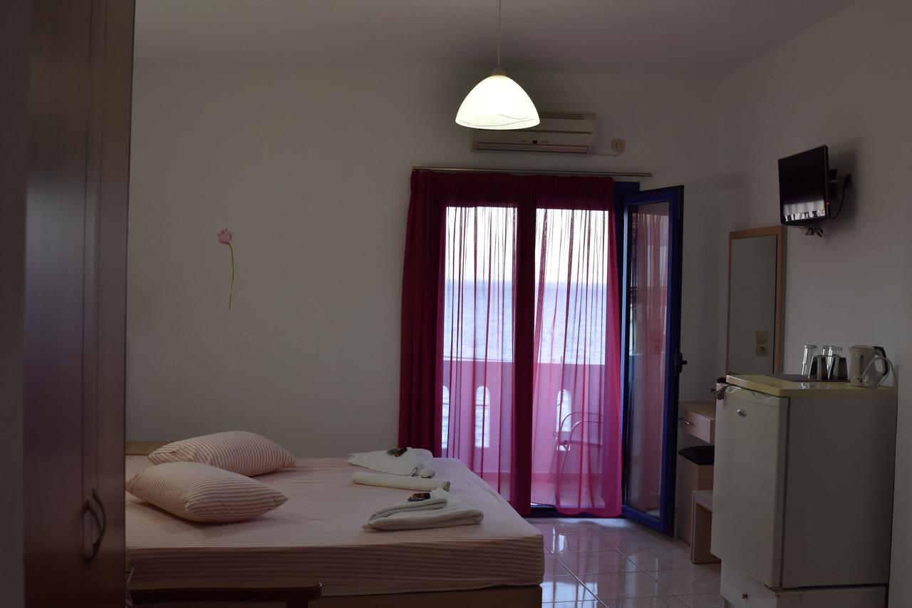 Paralia Guest House 阿吉亚努美利 外观 照片